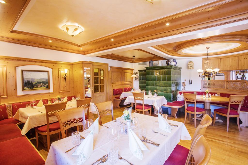 Gasthaus Zum Kreuz Sankt Märgen エクステリア 写真