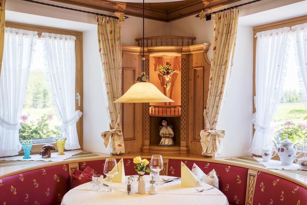 Gasthaus Zum Kreuz Sankt Märgen エクステリア 写真