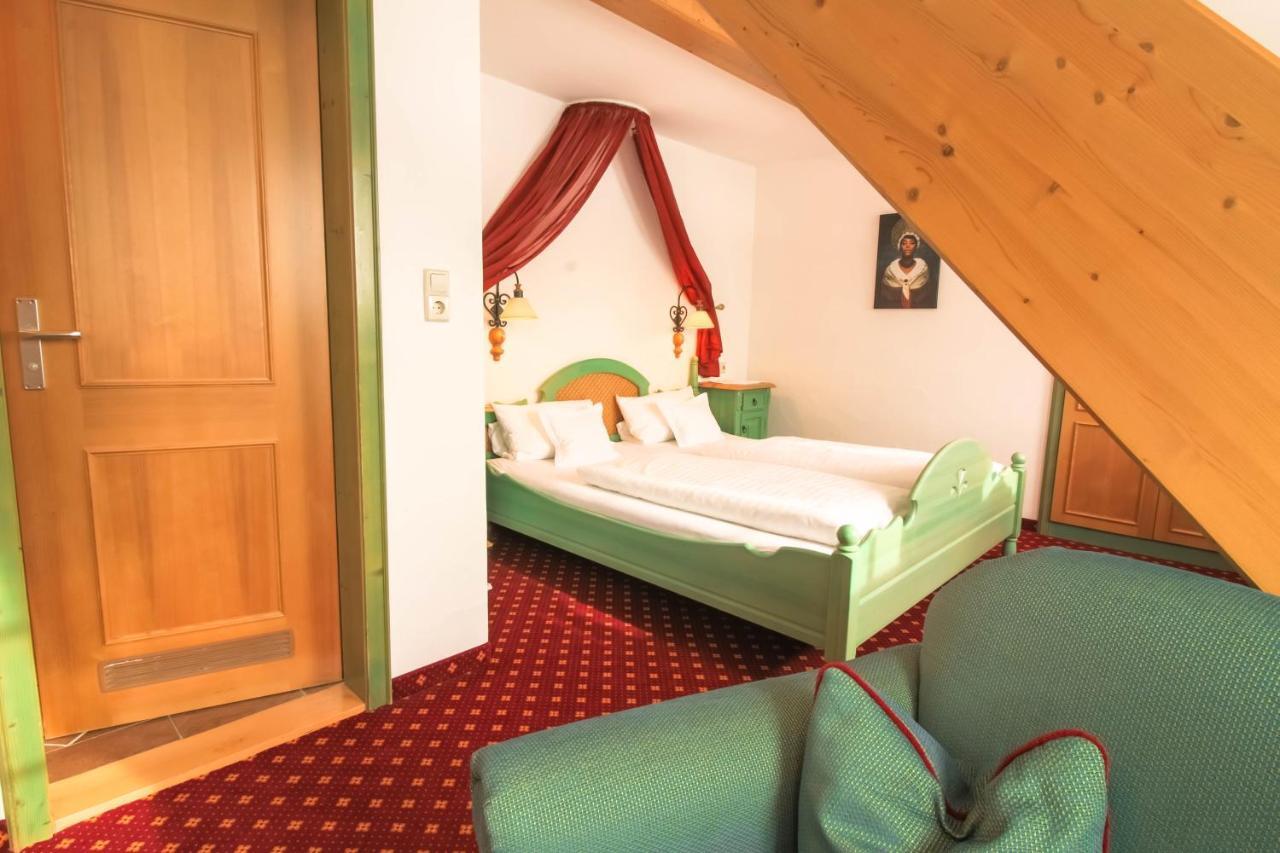 Gasthaus Zum Kreuz Sankt Märgen エクステリア 写真